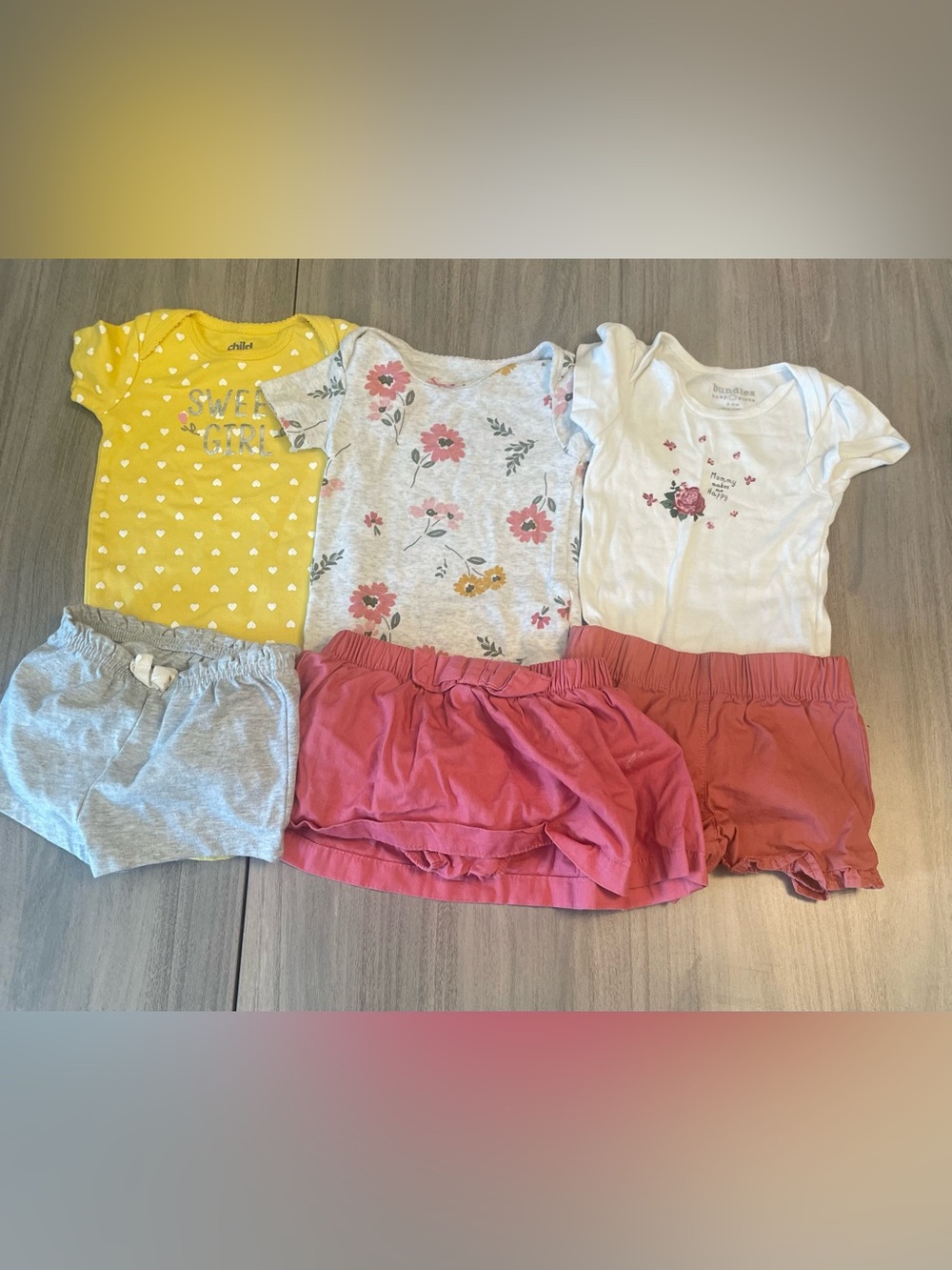 6 Piece Baby Girl Summer Bundle Size 6 Months Short Sleeve Onesies Shorts